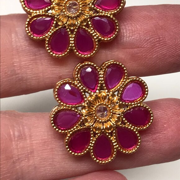 Ruby Flower Petal Earrings for Pierced Ears Gold Tone Metal 1" Wide - Picture 3 of 8